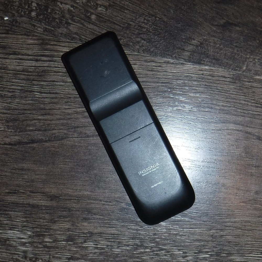 Insignia Remote for Vizio TV NS RMTVIZ17 Replacement Universal Control - Picture 2 of 4